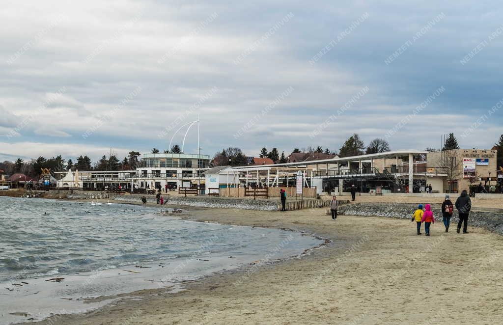 Városkép - Velence - Velence Korzó és Szabadstrand