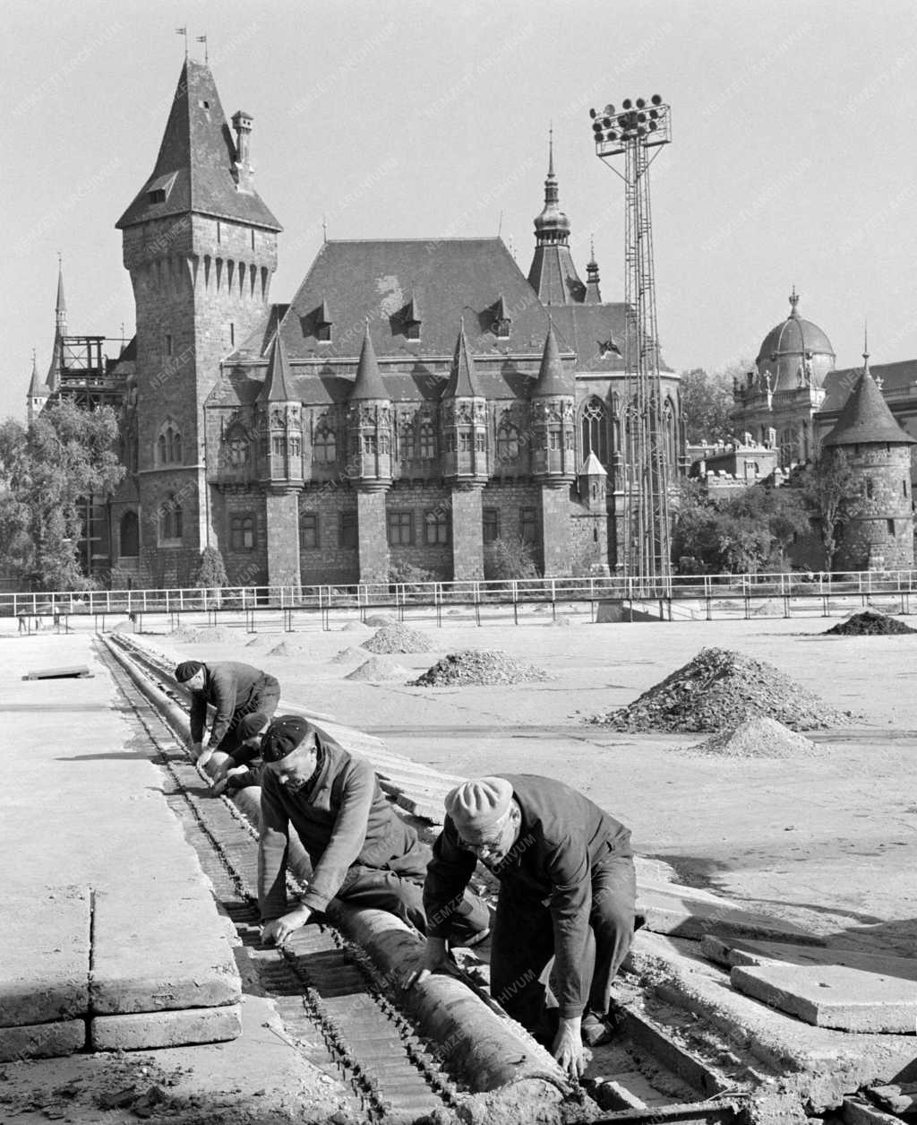 Sport - Szabadidő - Felújítják a Városligeti Műjégpályát