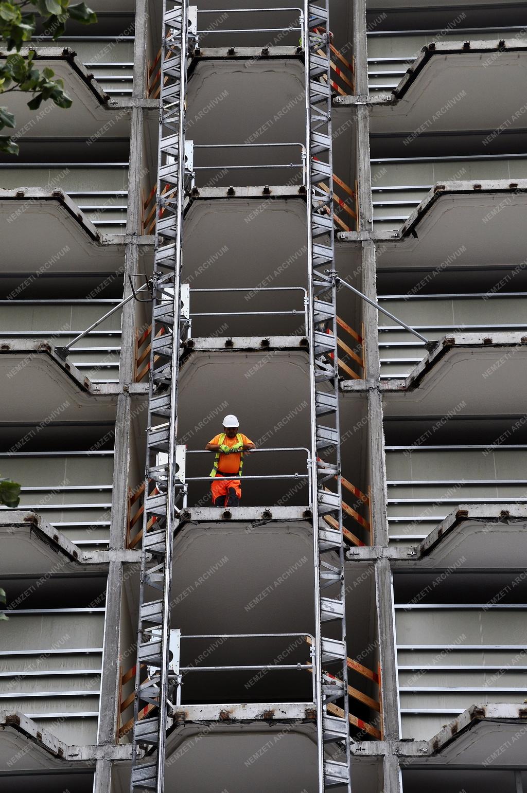 Épületfelújítás - Sofitel Hotel