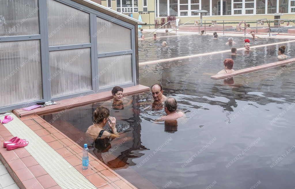 Szabadidő - Hajdúszoboszló - Téli fürdőzés