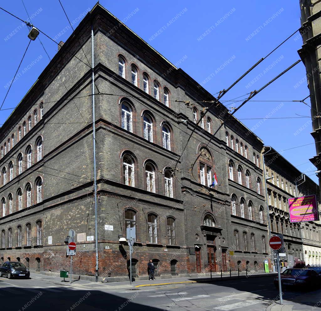 Épület - Budapest - Amerikai Alapítványi oktatási intézmény