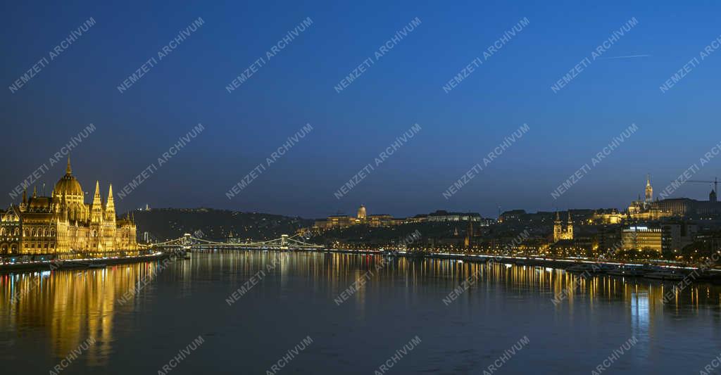 Városkép - Budapest - Esti felvétel