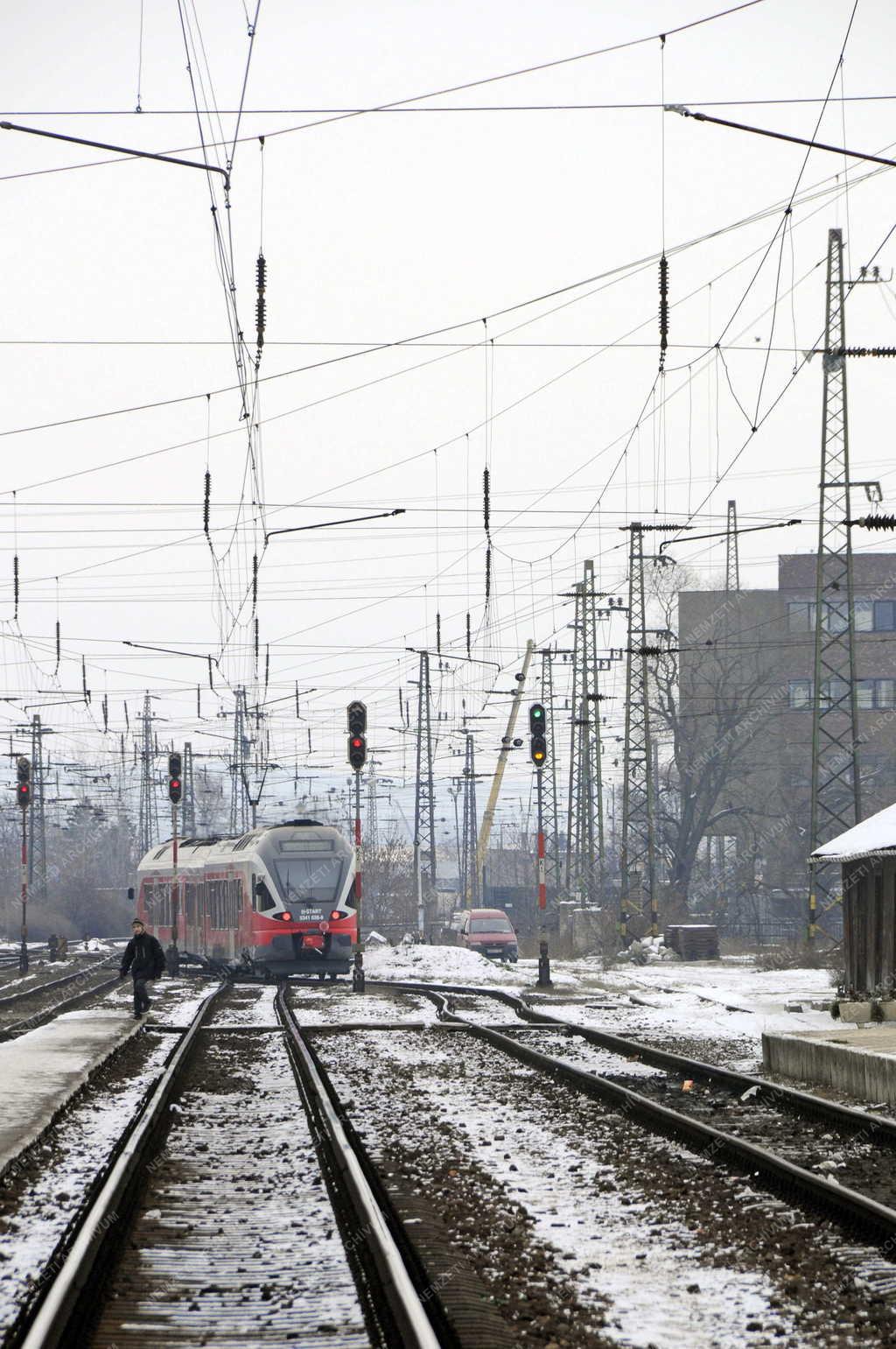 Közlekedés - Vác - Bombardier gyártmányú motorvonat