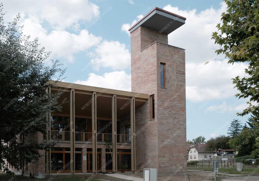 Egyházi épület - Verőce - Nyitott Kapu Baptista Gyülekezet temploma