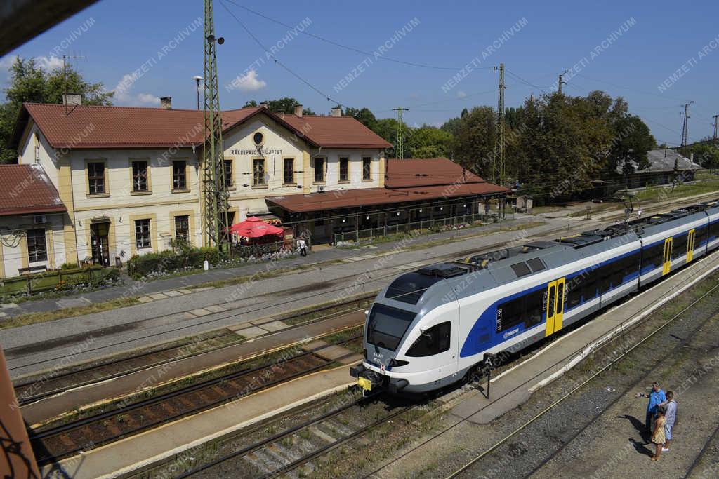 Városkép - Budapest - Rákospalota-Újpest vasútállomás