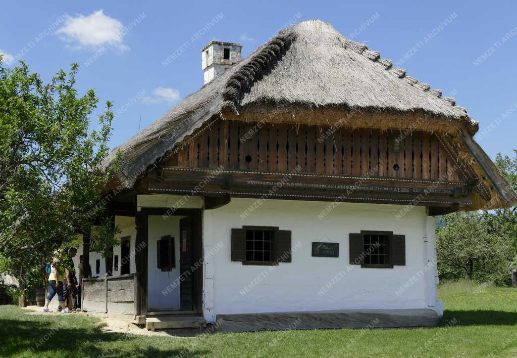 Népi építészet - Szentendre - A kondorfai falusi iskola