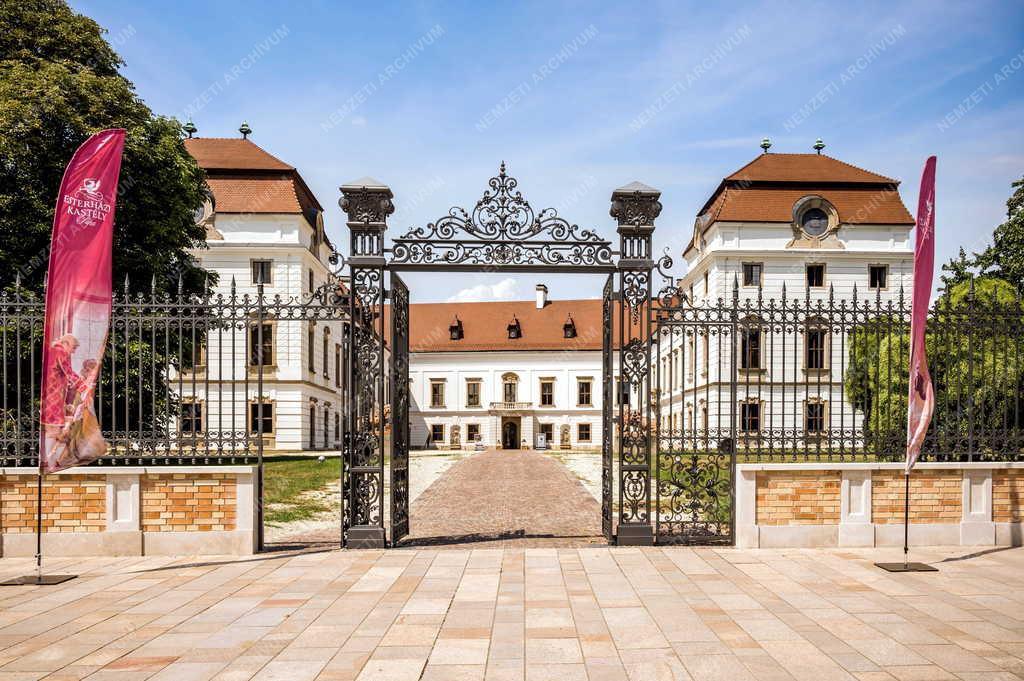 Városkép - Pápa - Esterházy-kastély