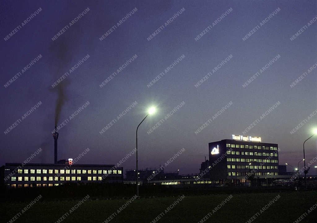 Ipar - Tiszai Vegyi Kombinát