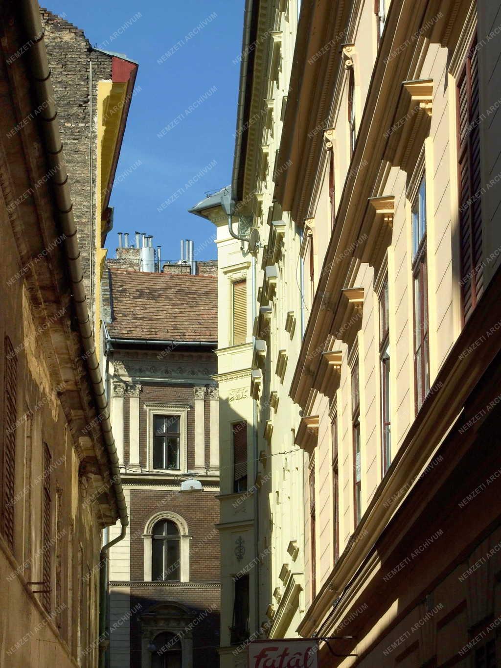 Városkép - Budapest - A Pintér utca épületei