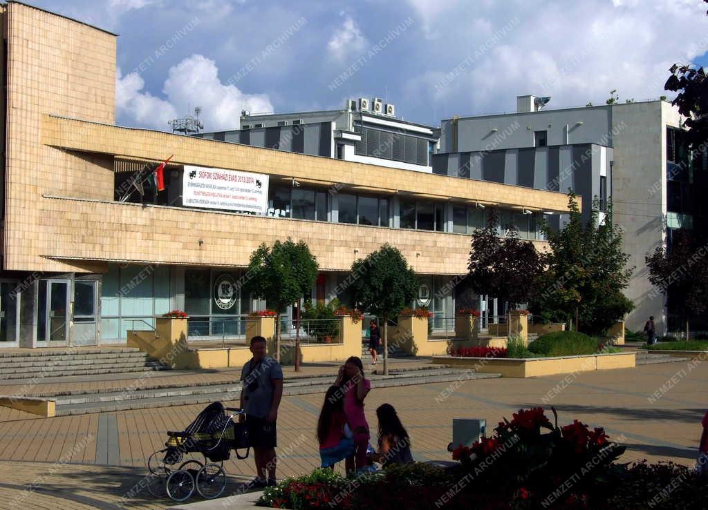  Városkép - Siófok - A Kálmán Imre Kulturális Központ épülete