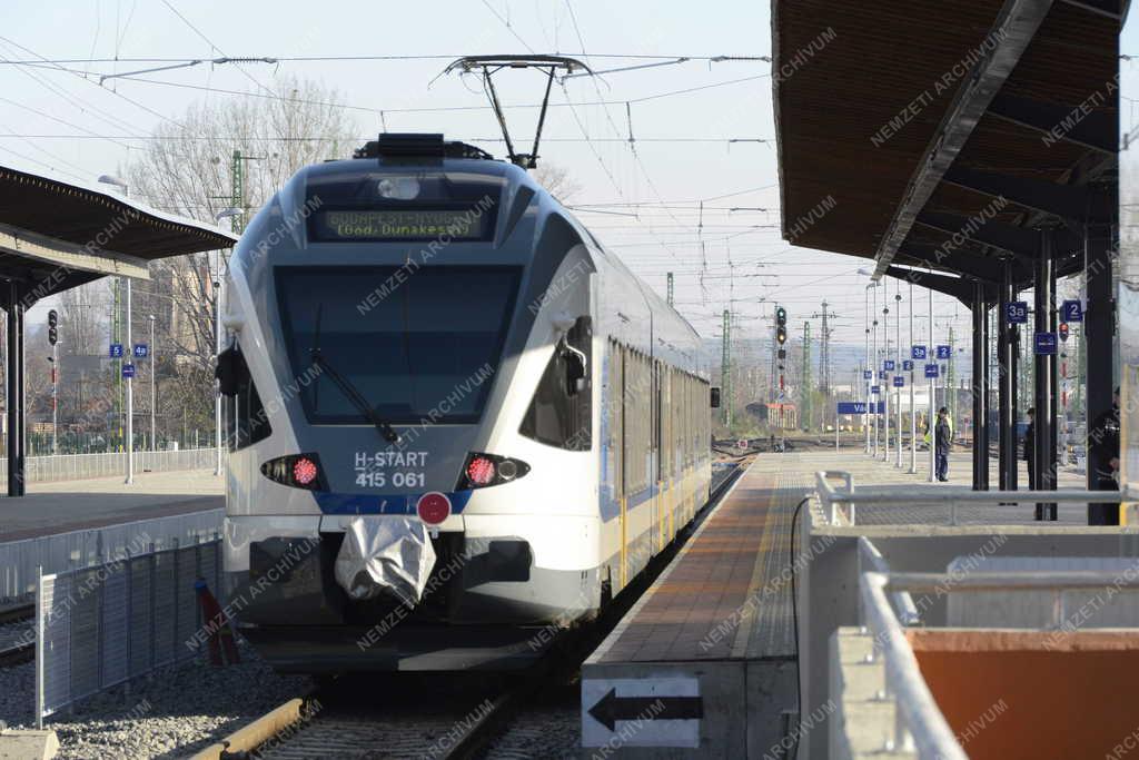 Felújítás - Vác - Megújul a váci vasútállomás