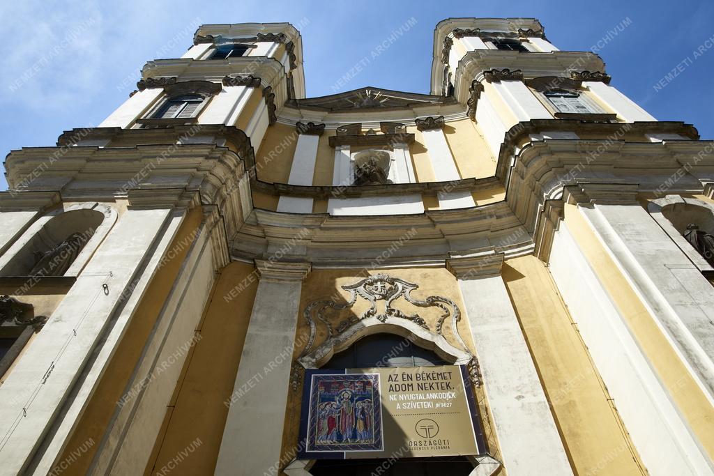 Egyház - Budapest - Országúti Szent István első vértanú templom 