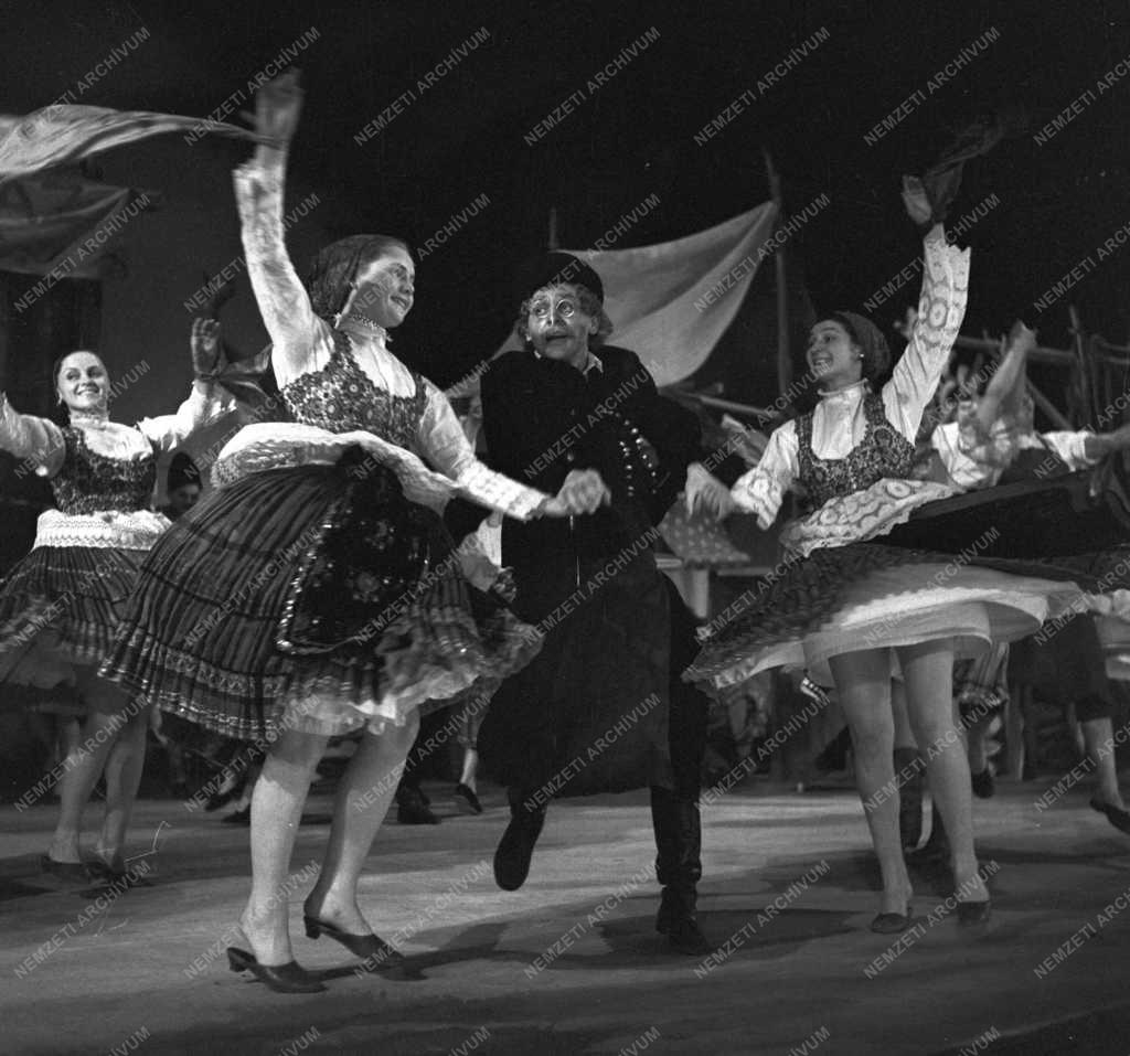 Kultúra - Magyar Állami Népi Együttes táncjátéka