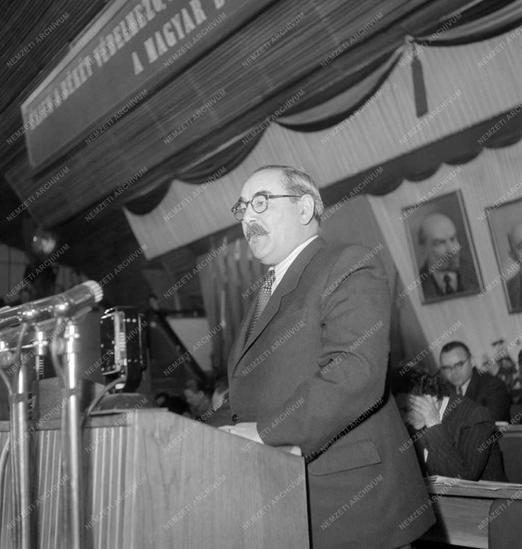 Belpolitika - Nagy Imre az MDP II. kongresszusán 