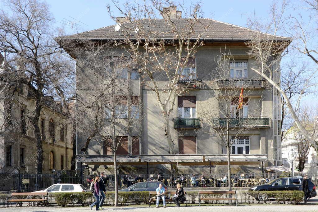 Épület - Budapest - Lakóház az Andrássy út 130-ban