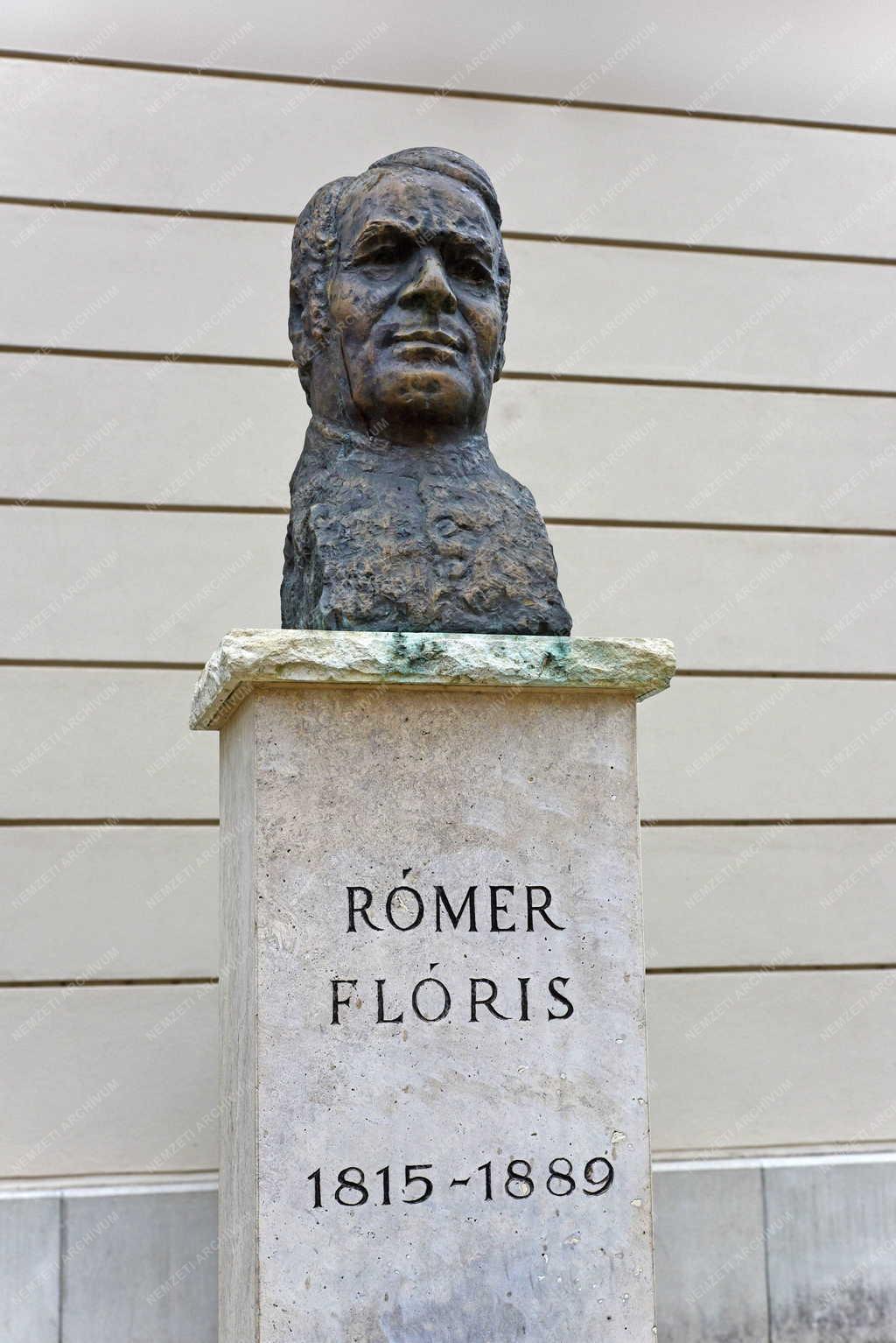 Városkép - Győr - Rómer Flóris mellszobra