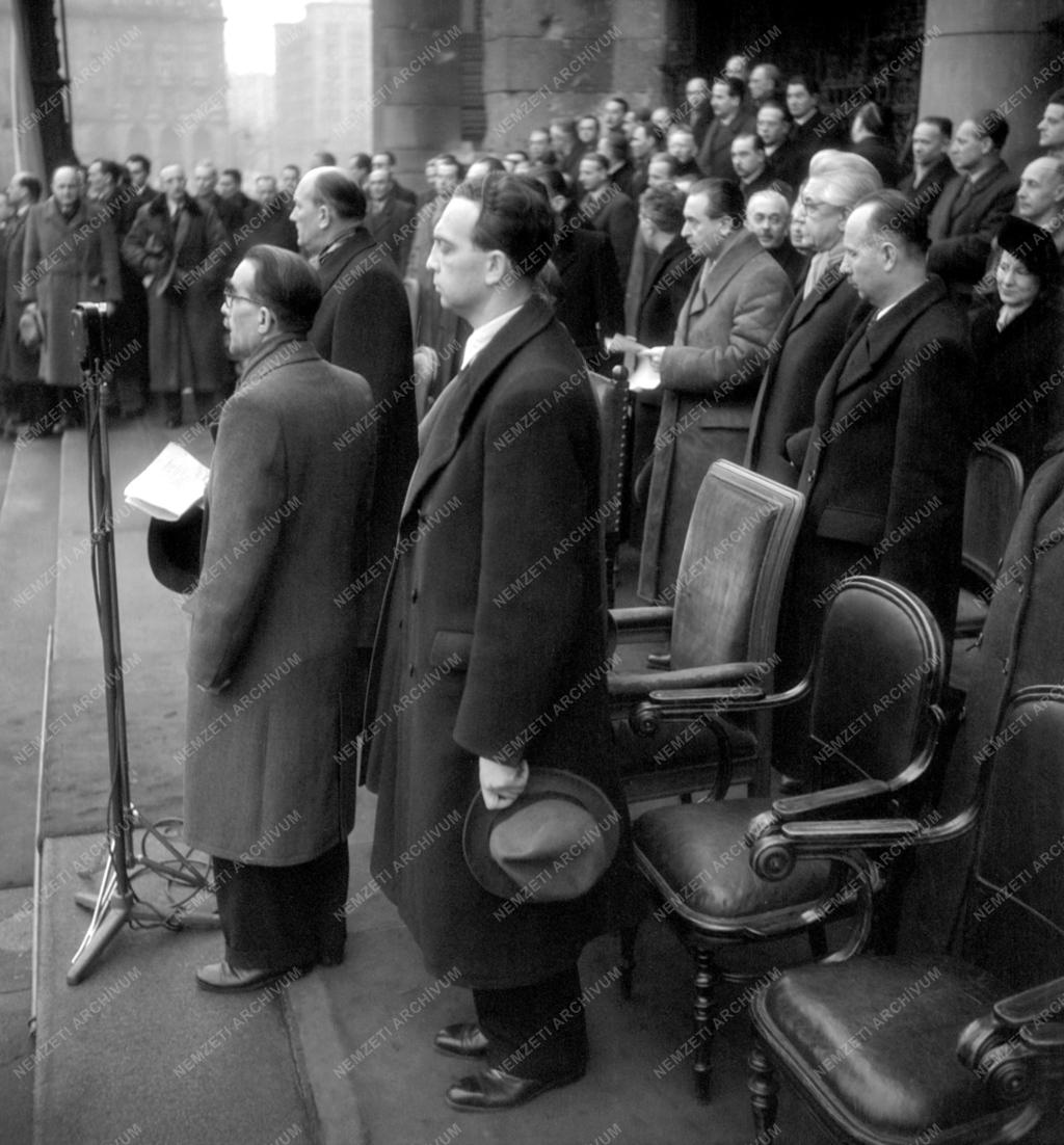 Járműipar - NIK autóbuszok átadása