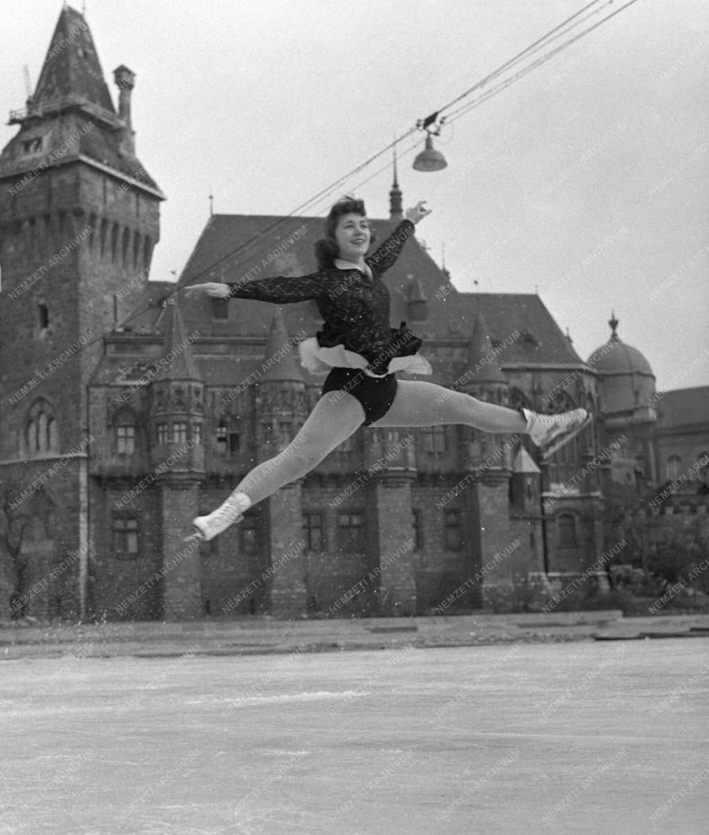Sport - Műkorcsolya - Zöllner Helga