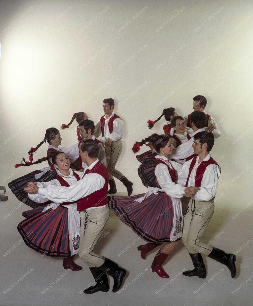 Kultúra - Néphagyomány - Magyar Állami Népi Együttes