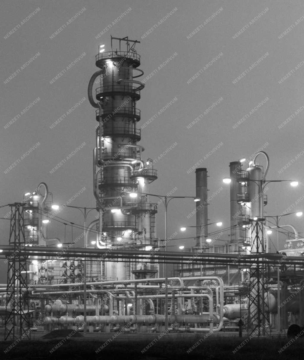 Energia - Ipar - Komáromi Kőolajipari Vállalat