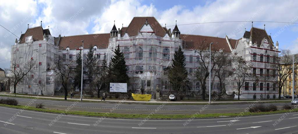 Épület - Budapest - Felújítás alatt a Tündérpalota