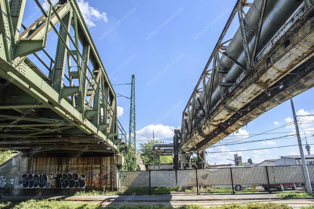 Közmű - Budapest - Csőhíd Kőbányán