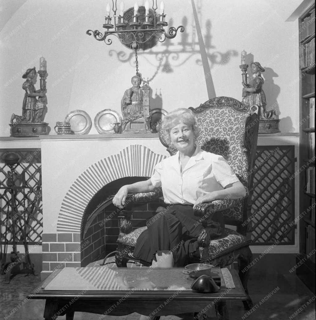 Kultúra - Személy - Honthy Hanna színésznő