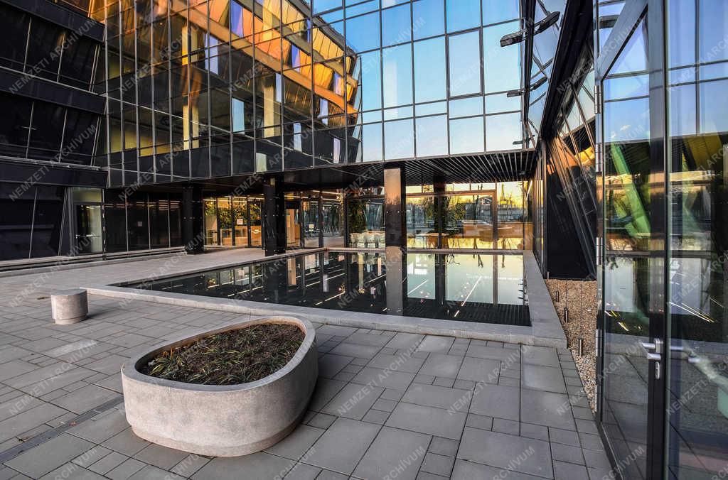 Építőipar - Debrecen - Átvétel után a Forest Offices