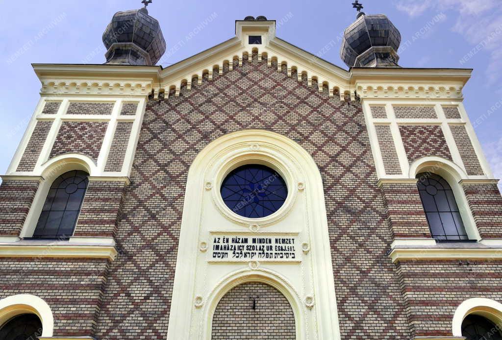 Egyház - Budapest - Újpesti zsinagóga