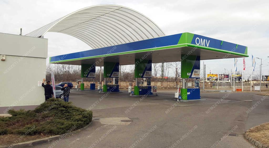 Közlekedés - Budapest - OMV benzinkút