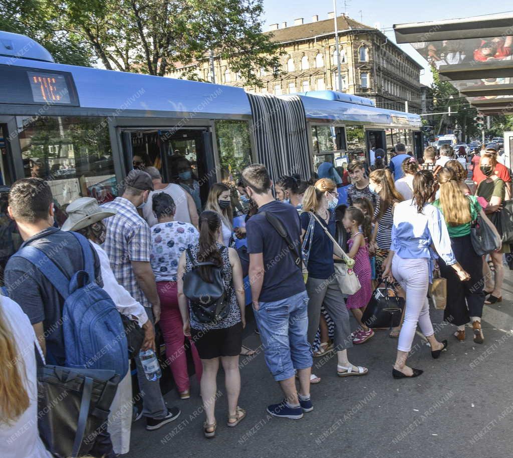 Közlekedés - Forgalom Zugló Vasútállomásnál