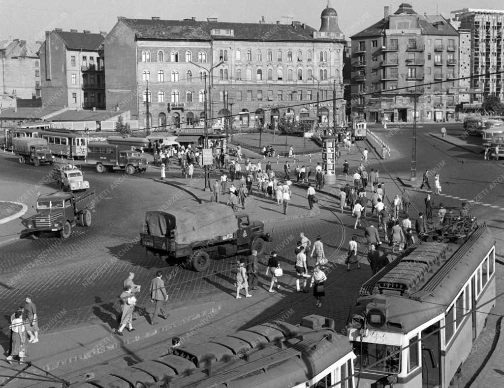 Városkép – Budapesti képek - Boráros tér