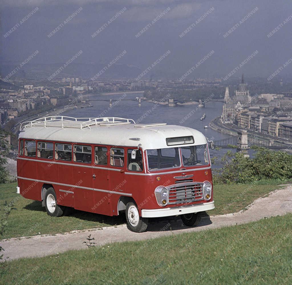 Közlekedés - Ikarus 311-es autóbusz