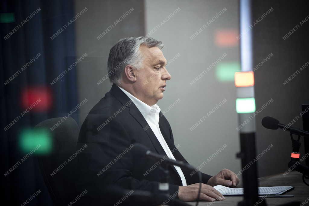 Miniszterelnöki interjú a Kossuth Rádióban