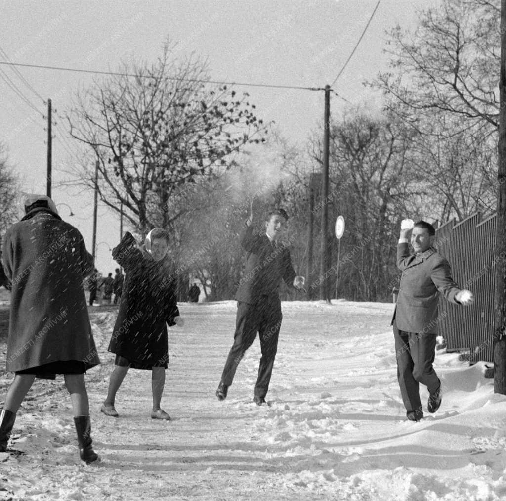 Szabadidő - Vendéglátás - A SZOT Szabadság-hegyi üdülője