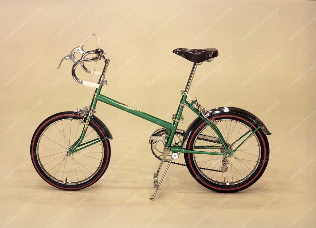 Ipar - Csepeli Kerékpárgyár terméke