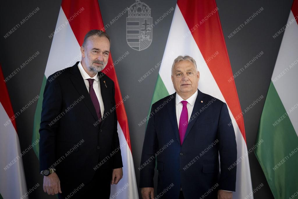 Orbán Viktor az Aranygyapjas rend vezetőjével tárgyalt