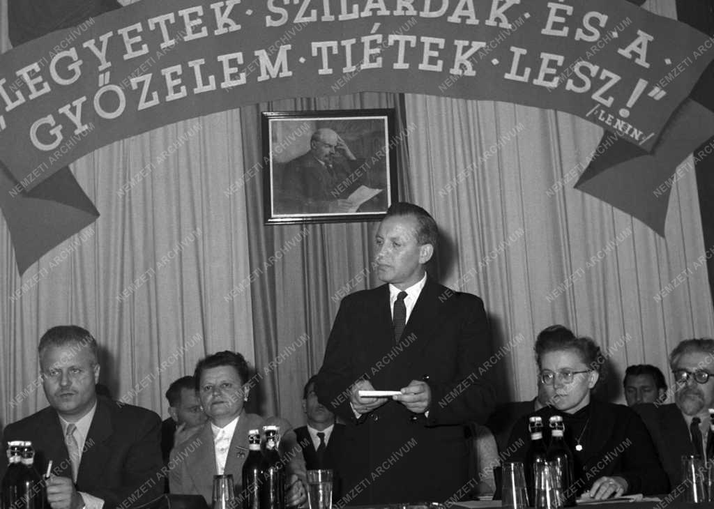 Belpolitika - Az MSZMP XIV. kerületi Intéző Bizottsága