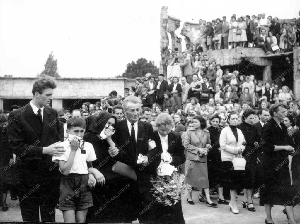Soós Imre és felesége temetése