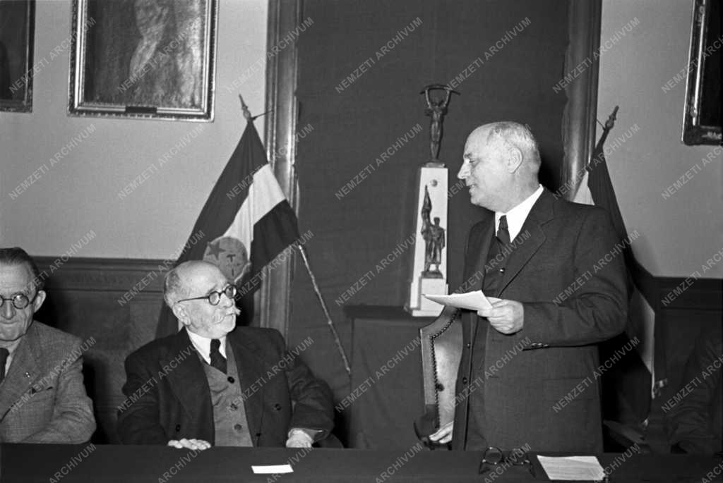 Kitüntetés - Szaldics Károly egyetemi tanár kitüntetése