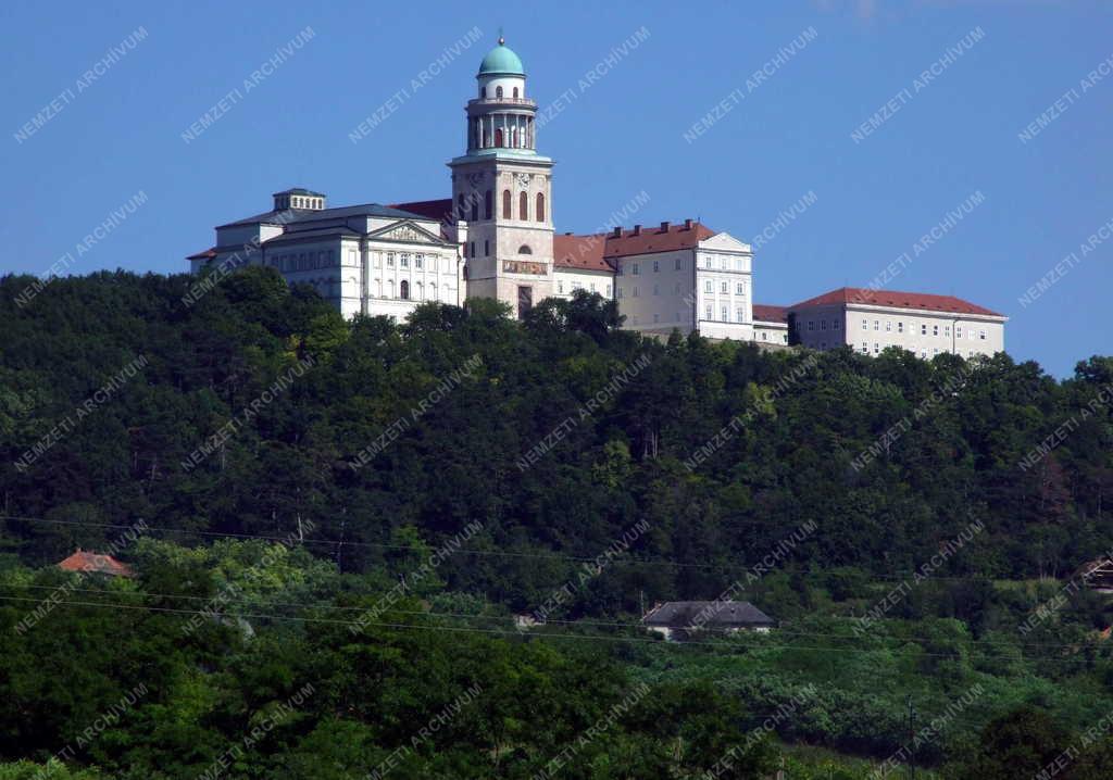 Épület - Pannonhalma - A Pannonhalmi Bencés Főapátság 