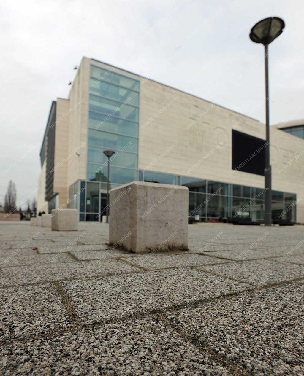 Kultúra - Debrecen - Átmenetileg bezárt a MODEM