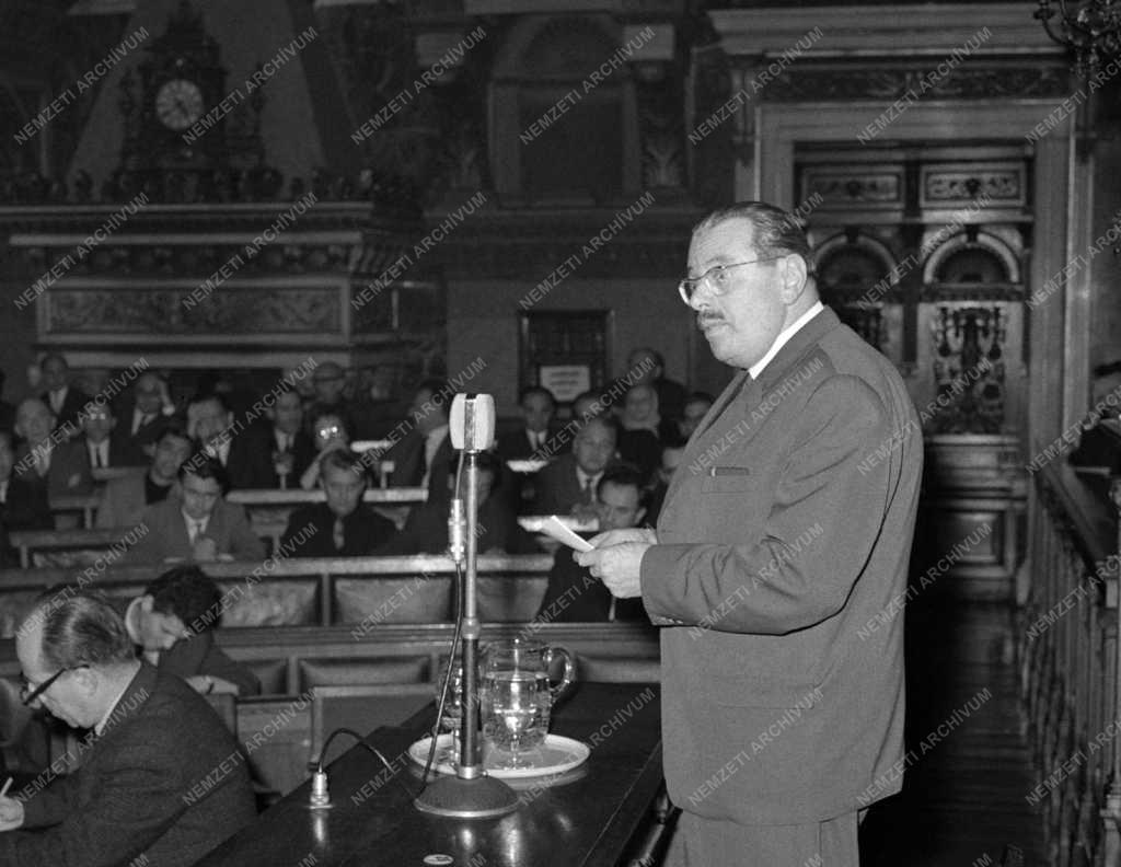 Kultúra - Magyar Írók Szövetségének közgyűlése