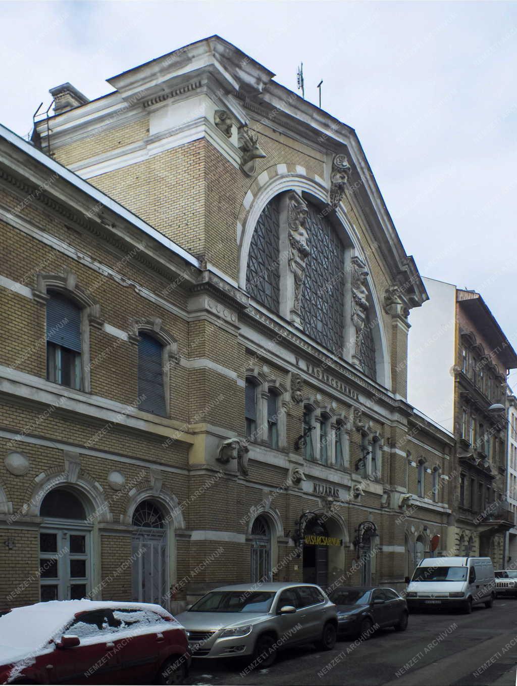 Épület - Budapest - A Hold utcai Vásárcsarnok épülete