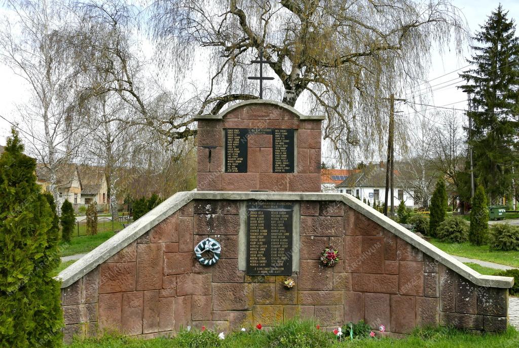 Település - Felsőmocsolád - Emlékmű