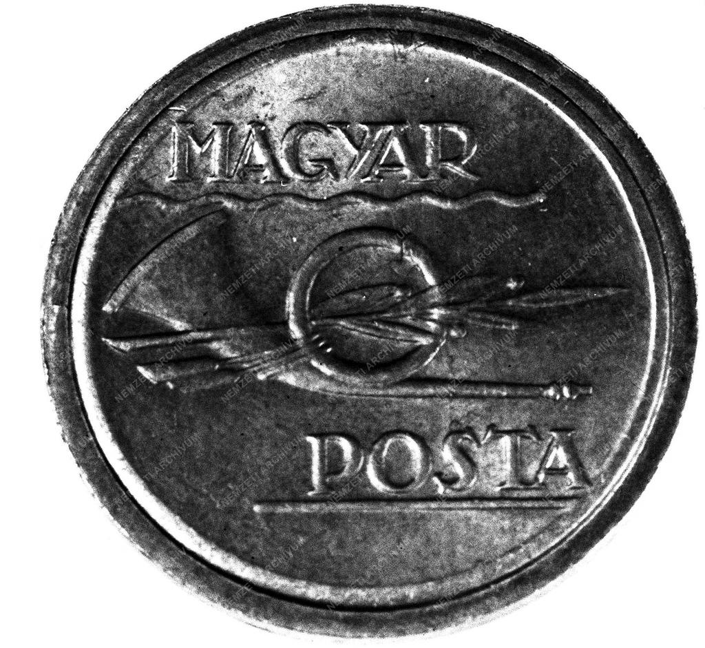 Távközlési berendezés - Utcai távbeszélő állomások átadása