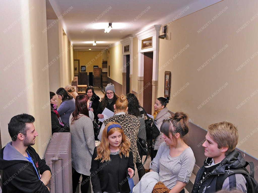 Oktatás - Debrecen - Vizsgaidőszak az egyetemen