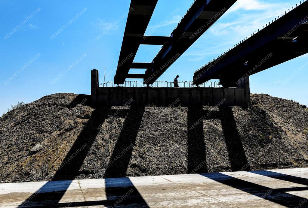 Útépítés - Berettyóújfalu - M4 autópálya építése a román határig