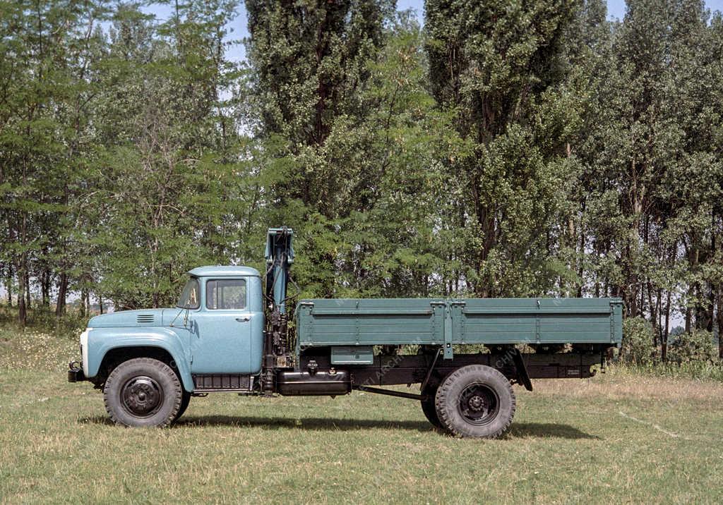 Jármű - Közlekedés - ZIL teherautó