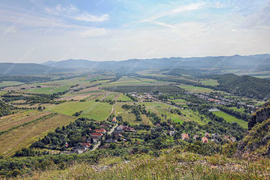 Műemlék - Füzér - Várrekonstrukció 